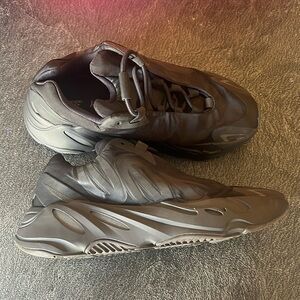 Adidas Yeezy shoes 6.5y- women 8